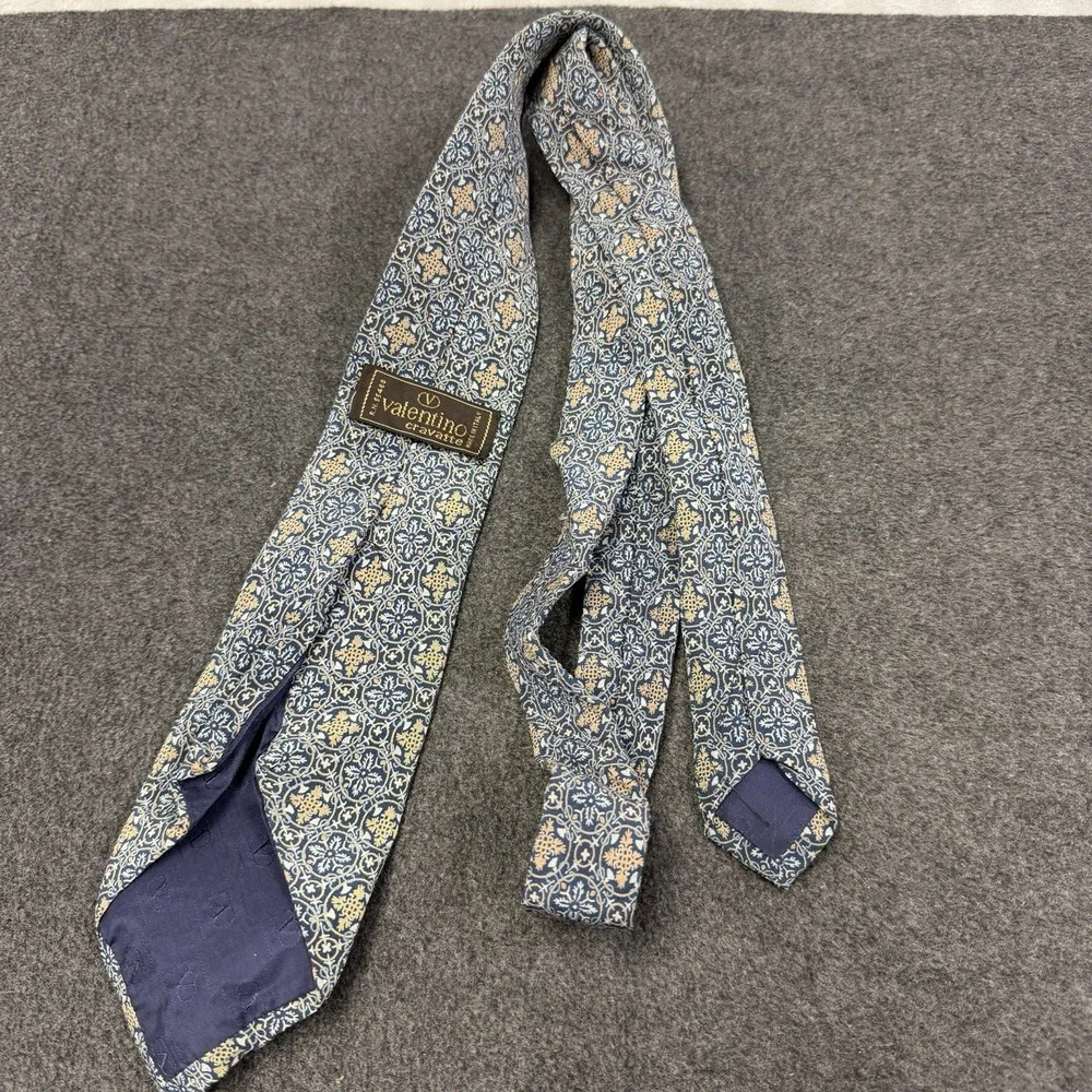 Vtg Valentino Cravatte Silk Tie Italy Medallion Geometric Blue Gold Mosaic Mens